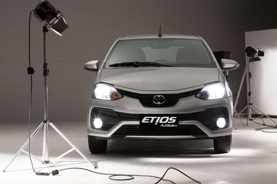  Toyota Etios Platinum Hatchback 2016 года  (LA) (фото 9 из 10)